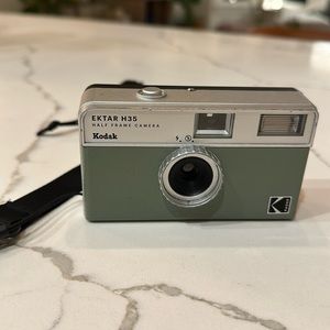 KODAK EKTAR H35 Half Frame Film Camera, 35mm, Reusable